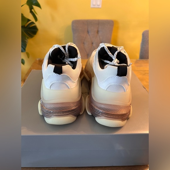 Balenciaga TripleS Sneakers - Picture 4 of 6